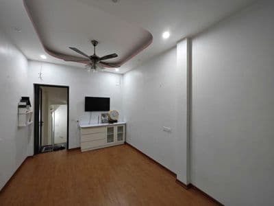 Cho thuê nhà hòa bình 7, hbt. oto đỗ cửa, làm vp cty, vừa ở vừa kd…