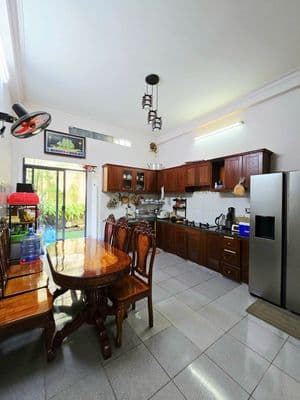 Nhà phố 94m2, 3 tầng, hoàn công đủ, đường ô tô, gần man thiện.
