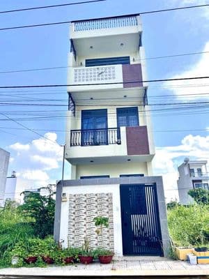 2.15 tỷ tl - 52m2 thổ cư - đường thông 10m vỉa hè - đg 8 long phước
