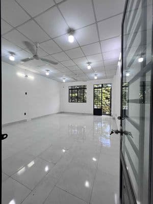 Rẻ 20tr-nhà mới hẻm xe tải thông-5x18m-2lầu-4pn-văn cao-nguyễn son