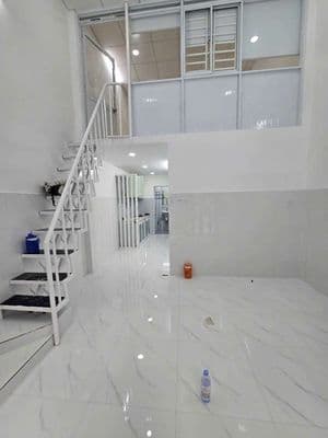 nhà mới như hình 2pn sẵn 2 máy lạnh .gần bx buýt hiêp thanh
