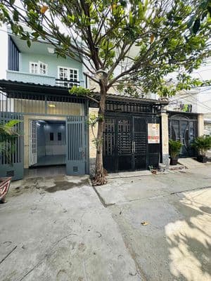 Chính chủ gửi bán nhà hẻm xe hơi c7d phạm hùng p bình Hưng tohcm