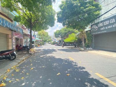 Nhà Thuê 4x20m.1 Lầu.MTNB Ỷ Lan.Gía:12tr
