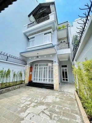 cho thuê nhà MT đường số 7x23 (3 lầu) giá 50 tr