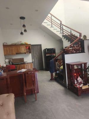 Bán nhà mới mặt tiền đường xe ôtô 5,5x15=82,5m. nhà 1trệt 1lầu.