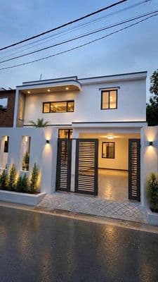 Nhà Gác Lửng Ngang 8m - Sân ô tô thoải mái. TRẢ TRƯỚC 500TR NHẬN NHÀ