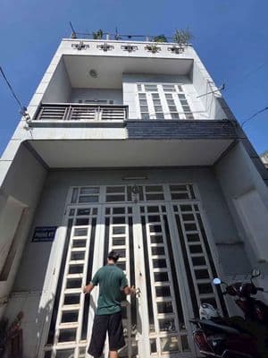 Nhà lầu gần chợ Tân Long giá 6 triệu