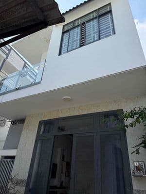 bán nhà 1 lầu kiên cố góc 2 mặt tiền hẻm gần vincom Hùng Vương dt 53m2
