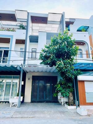 Cho thuê nhà 2 lầu 4p có nội thất kdc hồng loan sẵn nội thất 15tr
