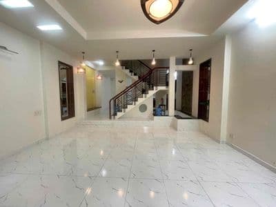 Cho thuê nhà phói tân quy đông quận 7 4pn 5wc 30 triệu/ tháng