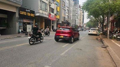 MẶT PHỐ VÕ VĂN DŨNG, 52M x 9 Tầng Thang Máy, Kinh Doanh Đỉnh , View Hồ