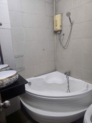 Cho thuê nhà 2 tầng 3 phòng ngủ - nguyễn trãi quận 1 – 11tr/th