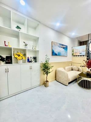 Cho thuê nhà mới 3 lầu Nguyễn Đình Chiểu 15 triệu