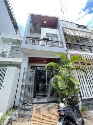 Nhà lầu full nội thất Hẻm Đoàn Thị Điểm