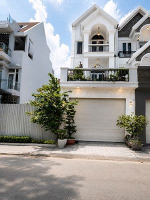 Hiếm.nhà 3 tầng 110m2 vị trí cực đỉnh ngay tthc dĩ an.vị trí cực đỉnh