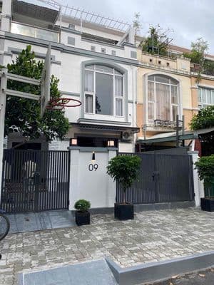 Cho Thuê Biệt Thự 2 Lầu 4PN Nhà Đẹp