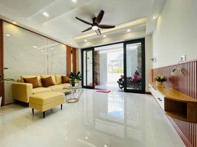 Nhà mới ở ngay đối diện gigamall hxh thông