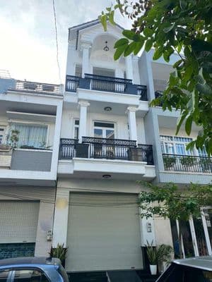 Cho thuê nhà 2 lầu 3pn sẵn nội thất kdc hưng phú gần chợ 13tr/tháng
