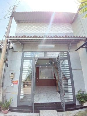 Bán nhà đẹp đường trước nhà 8m dt 4,5 x 12,5m 3pn 2w phòng khách rộng