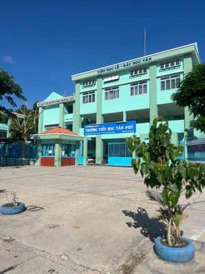 bán nhà sổ hồng riêng ngang 8x16.1lầu khu dân cư không mồ mả