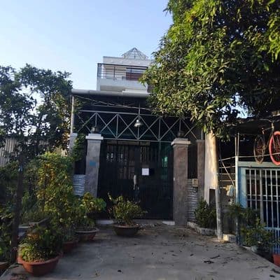 Cho thuê nhà 3 tầng khang trang sach đẹp