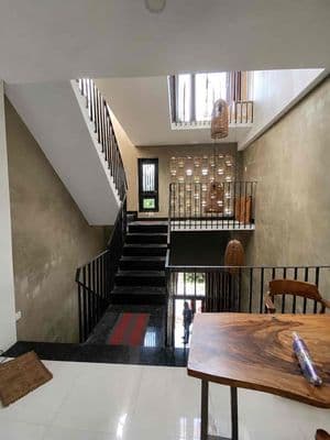 Nhà 2 lầu đường xe hơi Nguyễn Duy Trinh