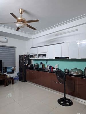 Nhà 32m2 x 7 tầng, THANG MÁY, MỚI - ĐẸP, ngõ 2 ô tô tránh, 12 tỷ