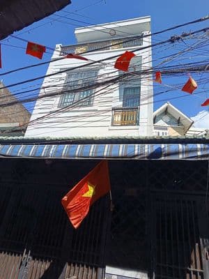 3,7 tỷ - nhà 3 tầng btct - hẻm xe hơi thông - hoàn công chuẩn chỉnh