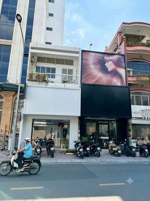 Căn đôi *** ngang 10m ngay phố thời trang
