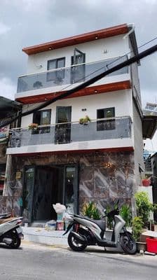 Nhà mặt tiền đường khu Tên Lửa