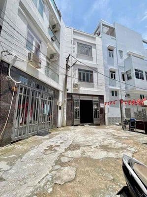 Chính chủ cho thuê nhà nguyên căn 2 lầu 1 trệt ngay chợ phạm văn hai