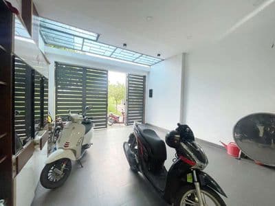 Nhà 2 lầu sân thượng full nội thất kdc đào sư tích phước kiển