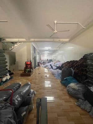 nhà xưởng cho thuê 4 tầng thông suốt như hình, có thang tời, pccc