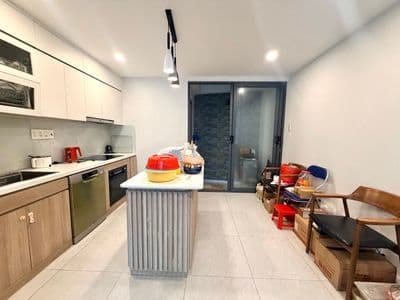 Chiều sâu 17m-đường xe tải 10m-5 tầng-4pn,6wc-sổ đẹp nở hậu-7.4tỷ tl)