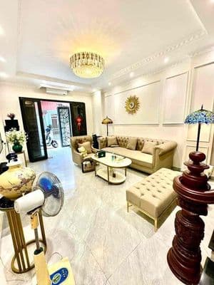 Giảm giá sốc phố Minh Khai, ngõ nông rộng 2,5m, gần ô tô 40m*5T.