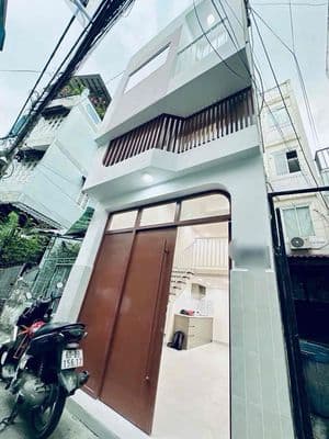 Trệt + lửng + lầu (đúc , hoàn công đủ)