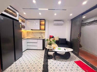 nhà nhìn ra phố Bạch Mai 30m2 x5T giá 5.6 tỷ 2 thoáng dân xây sổ đỏ CC