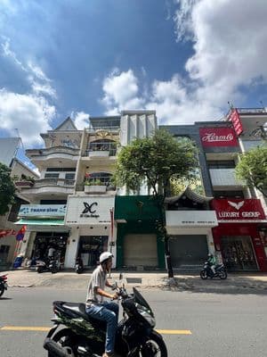 Cho thuê MT 591 Sư vạn Hạnh Q10- 4,8x20m- 4 tầng -Giá 50 Triệu