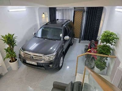 Nhà đẹp 3 tầng– xe hơi ngủ trong nhà - Dtcn 55m2 - Nhỉnh 11 t. ỷ