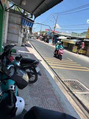 Cho thuê mặt bằng kinh doanh ( ngay trên đường lớn Lê Văn Lương)
