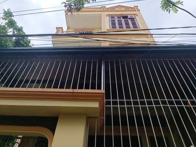 Cho thuê nhà 4 tầng to rộng ở ngay sát QL21B