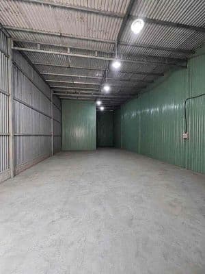Kho nhỏ 160m2 ngay Phạm Văn Đồng, Gần Gigamall. Đường tải 15 tấn