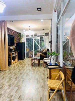 Bán nhà 2 tầng đường Trần KIm Xuyến khi sinh thái Hoà Xuân
