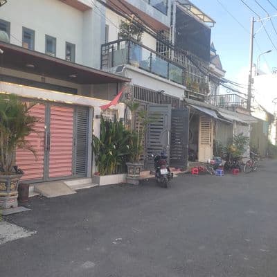 Bán nhà mới 9*14m 2 lầu trệt. Đường nhựa 7m Lê Thị Kim. Gần UBND
