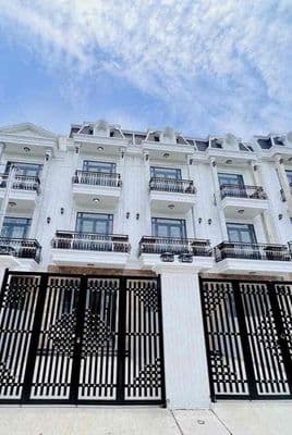 Cho Thuê Nhà 1 Trệt 2Lầu 4Phòng Ngủ Sân Ô Tô Ngay Trường Cao đẳng Y