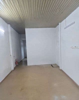Nhà thích hơp ở gia đình ,bán ol ,làm nghề , làm kho