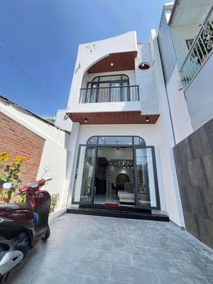 Hạ Giá 200 Triệu Bán Nhà Trệt Lầu Mới Xây Ngay Cuối Đồng Khởi