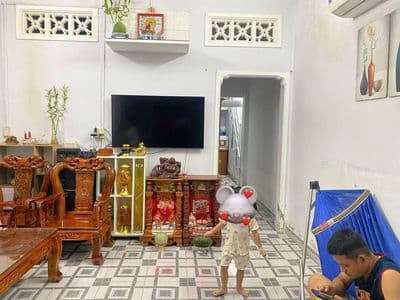 Nhà sổ hồng riêng 4m×15m.khu dân cư gần chợ