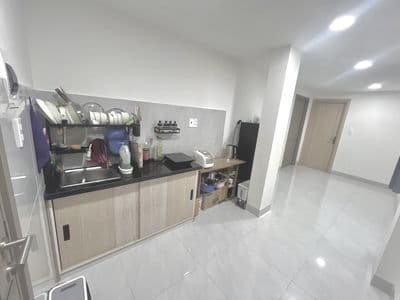 1pn tách bếp full nội thất, nhà mới, 3 cửa sổ trời thoáng mát