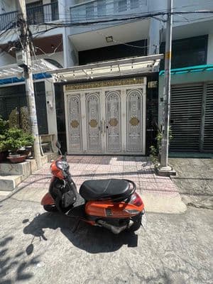 Cho thuê nhà đường Chợ Lớn đối diện công viên